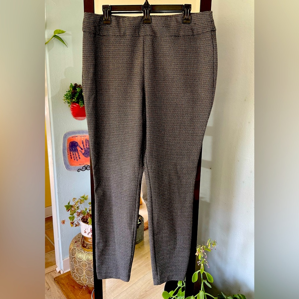 NWT.  NY&C 7th Avenue Design Studio Pull-on Pants